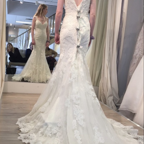 Kenneth Winston wedding dress - Picture 4 of 11